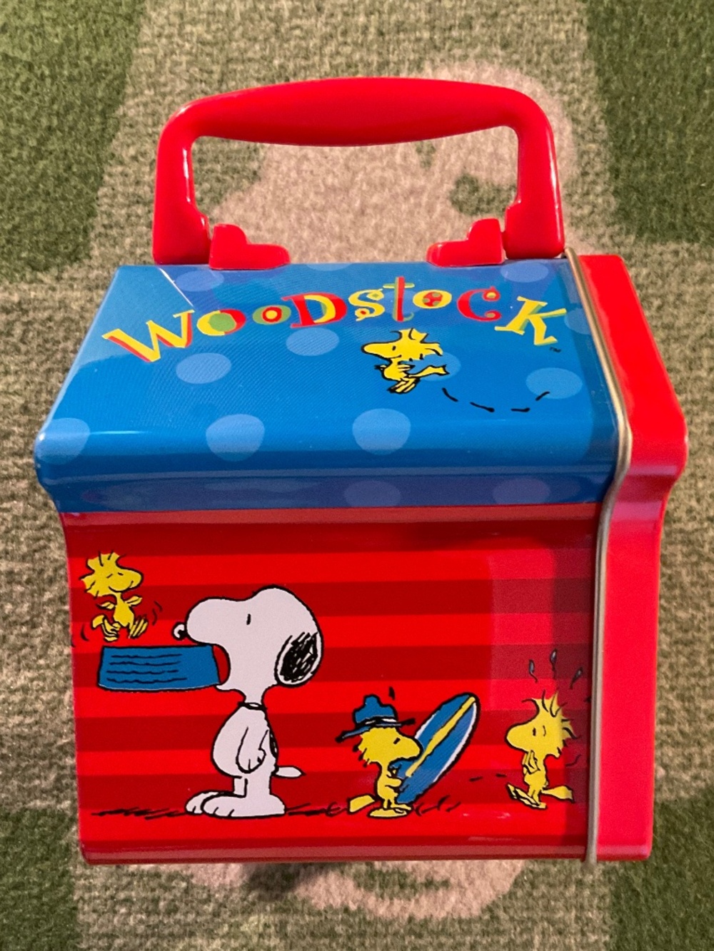 Vintage Peanuts Woodstock House Shaped Metal Tin LunchBox Storage Case